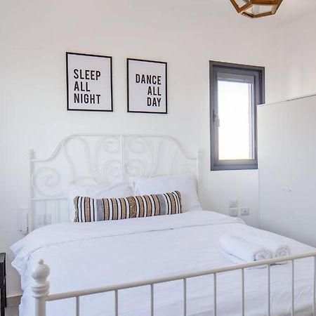 O&O Group- Magical 4Br Apt With Panoramic Sea View Bat Yam Exteriör bild