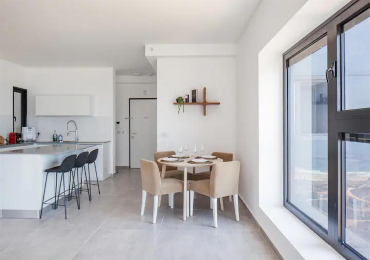 O&O Group- Magical 4Br Apt With Panoramic Sea View Bat Yam Exteriör bild