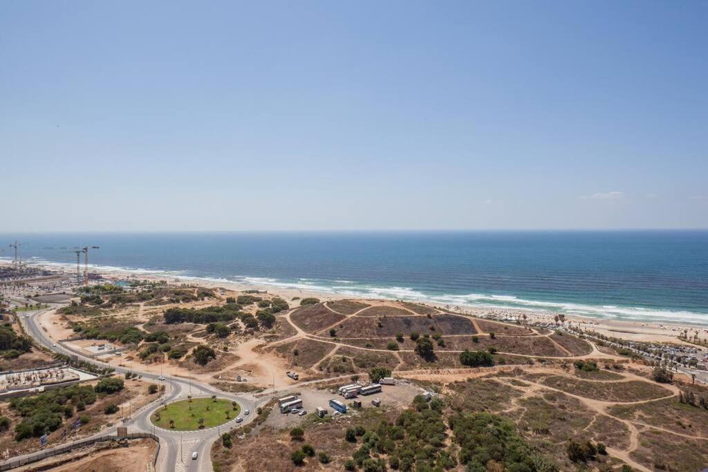 O&O Group- Magical 4Br Apt With Panoramic Sea View Bat Yam Exteriör bild