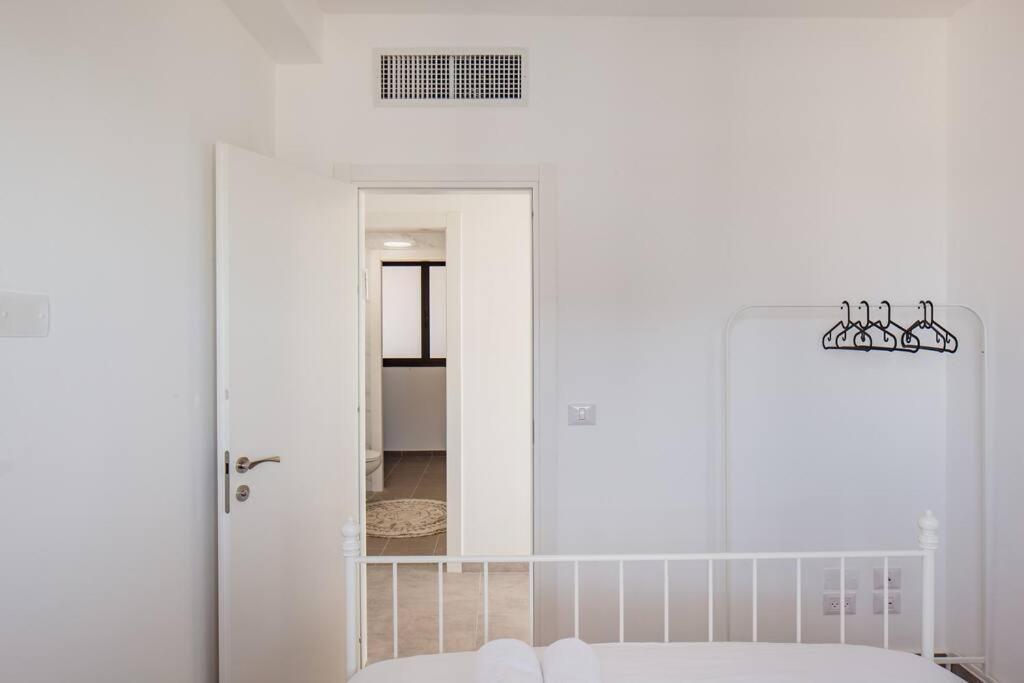 O&O Group- Magical 4Br Apt With Panoramic Sea View Bat Yam Exteriör bild