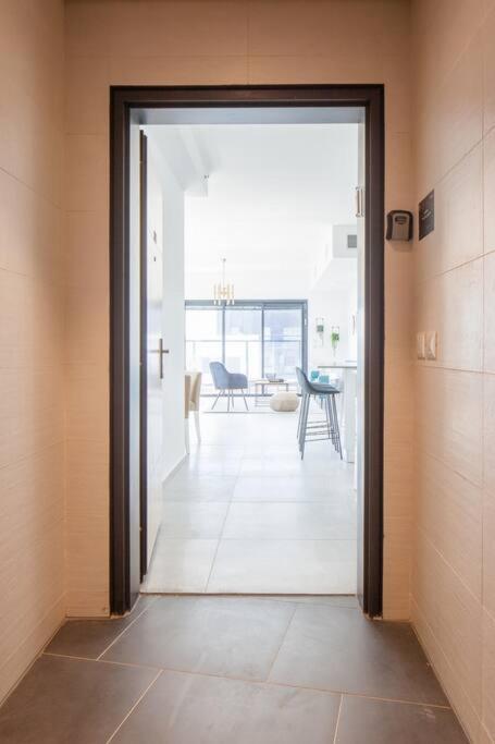 O&O Group- Magical 4Br Apt With Panoramic Sea View Bat Yam Exteriör bild