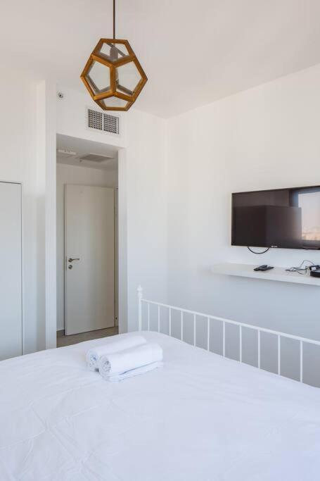 O&O Group- Magical 4Br Apt With Panoramic Sea View Bat Yam Exteriör bild