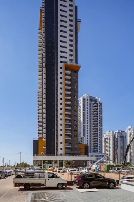 O&O Group- Magical 4Br Apt With Panoramic Sea View Bat Yam Exteriör bild